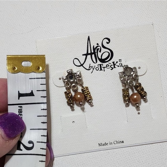TRESKA petite beaded dangle earrings‎ new!! - Picture 3 of 3